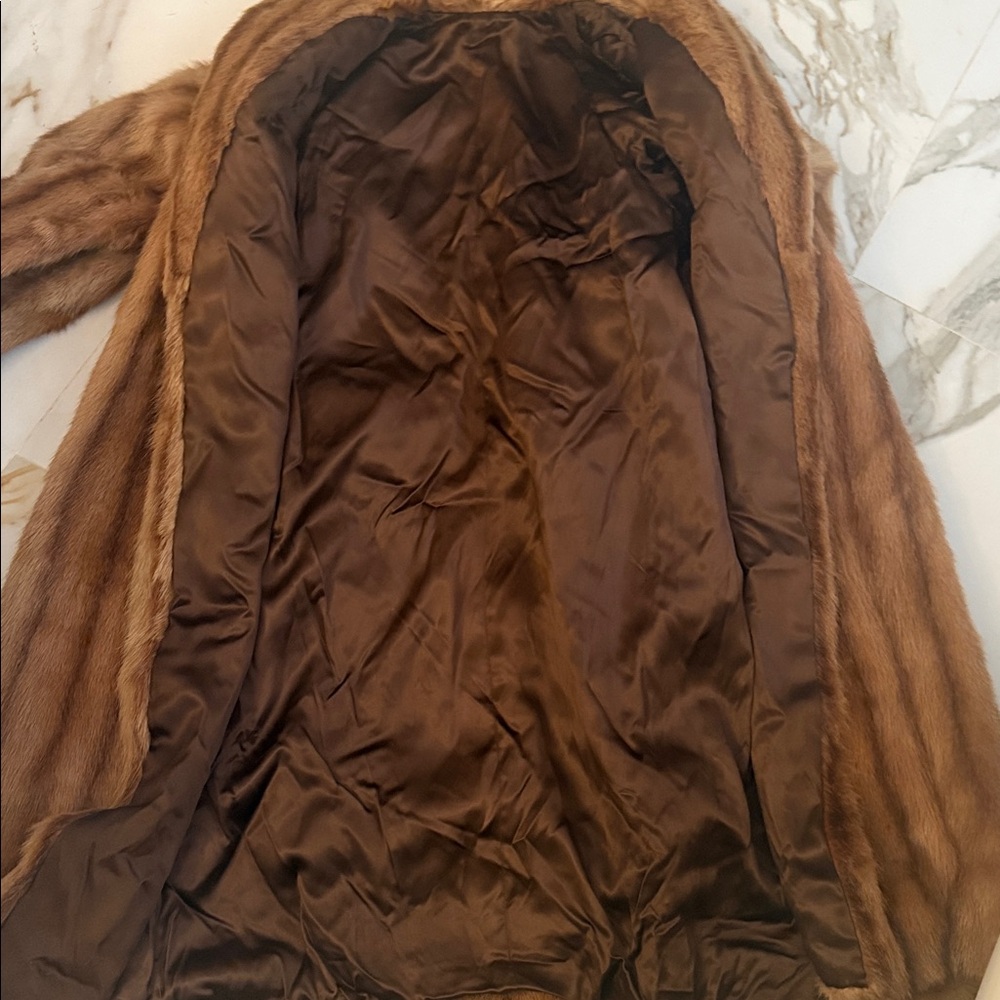 Elegant Brown Fur Coat - Picture 9 of 10